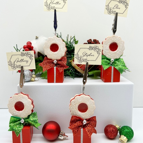 Christmas Linzer Cookie Place Card Holders – Set of 4 | Holiday Name Card Holder - Picture 1 of 11